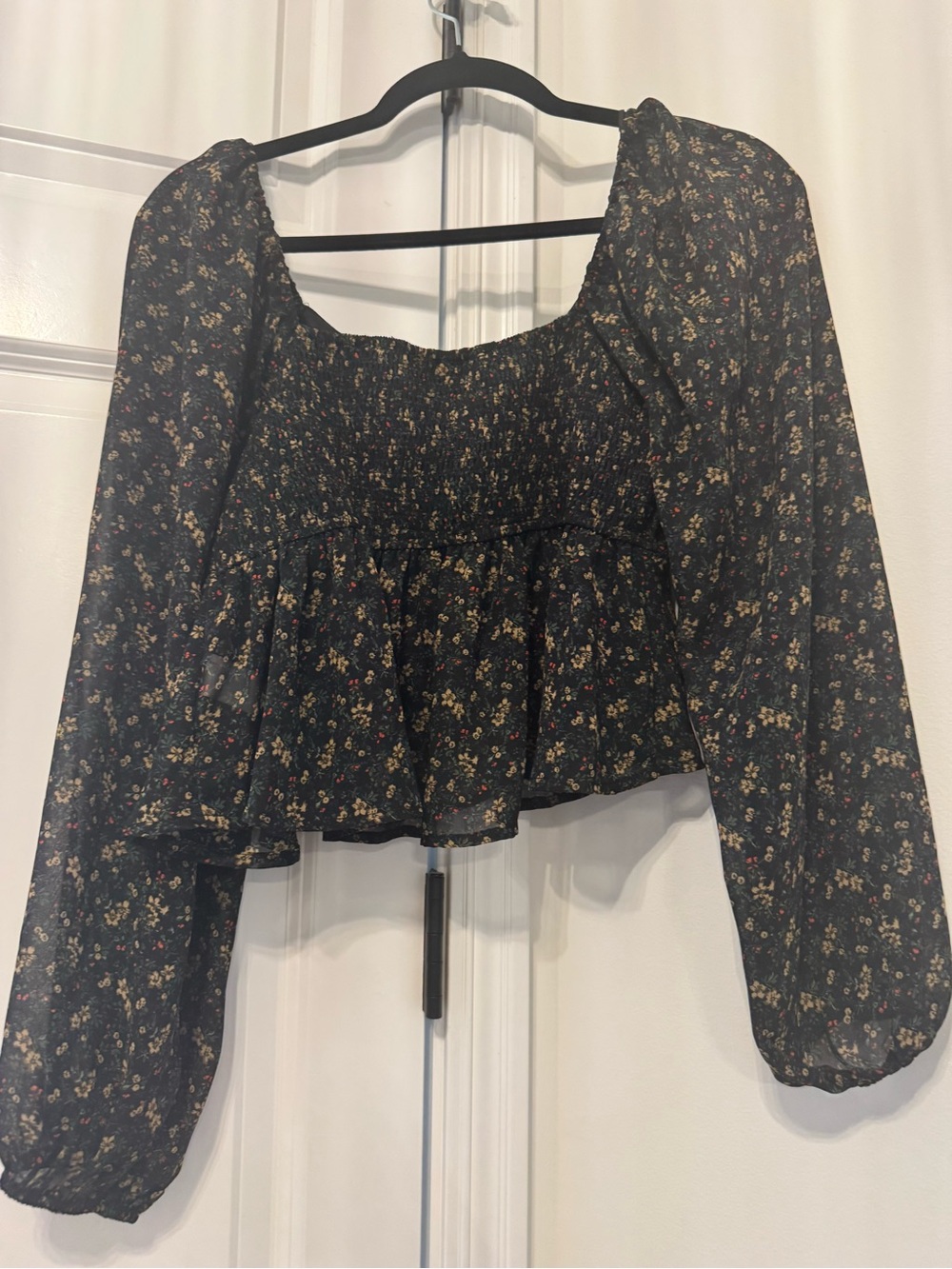 Willow Root Women's Black Floral Smocked Peplum Top